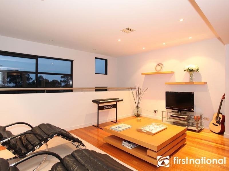 15 Chelsea Crescent, Berwick VIC 3806