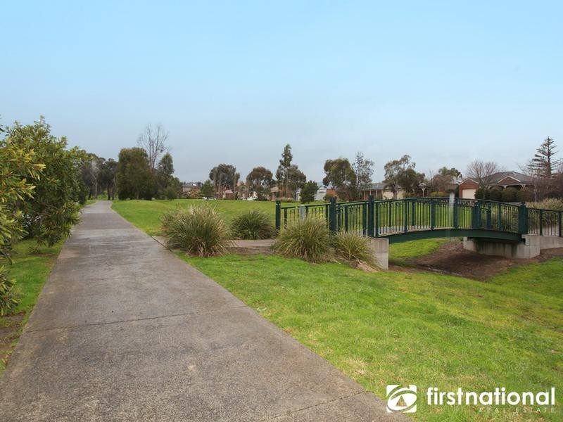 15 Chelsea Crescent, Berwick VIC 3806