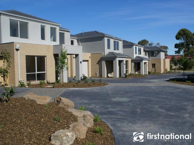 11/290 Centre Road, Narre Warren South VIC 3805