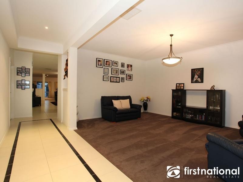 45 Leemak Crescent, Berwick VIC 3806