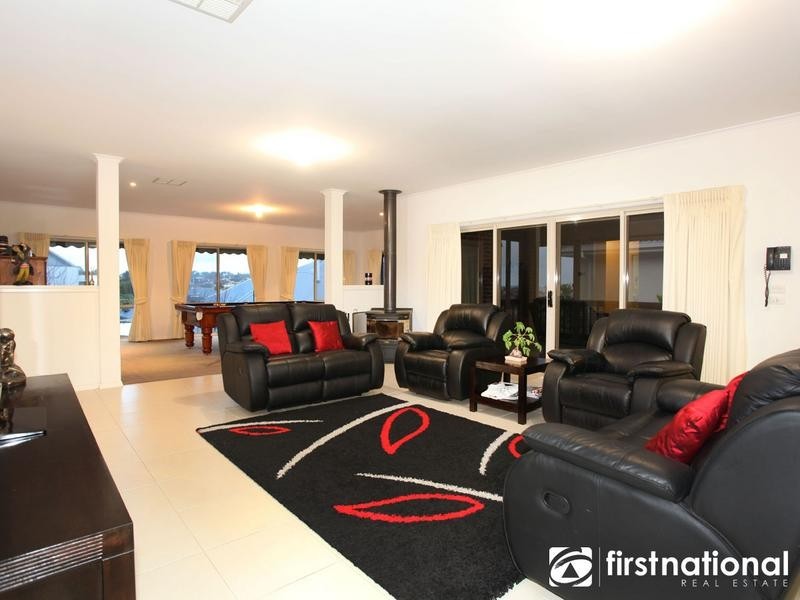 45 Leemak Crescent, Berwick VIC 3806