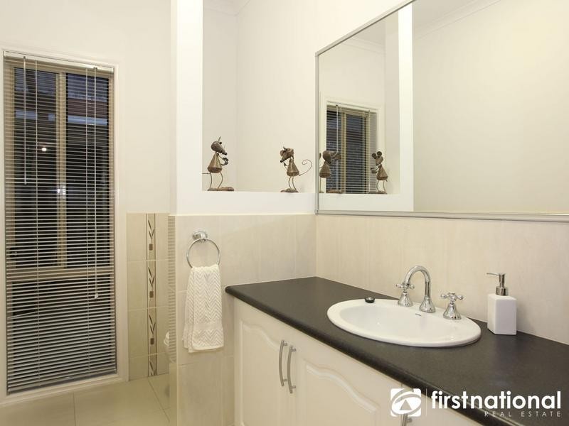 45 Leemak Crescent, Berwick VIC 3806