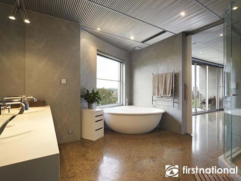 124 Kerrs Lane, Narre Warren East VIC 3804