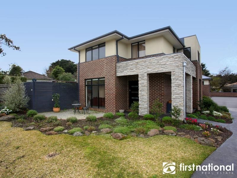 1/4 Harkaway Road, Berwick VIC 3806