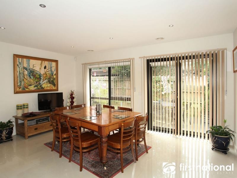 1/4 Harkaway Road, Berwick VIC 3806