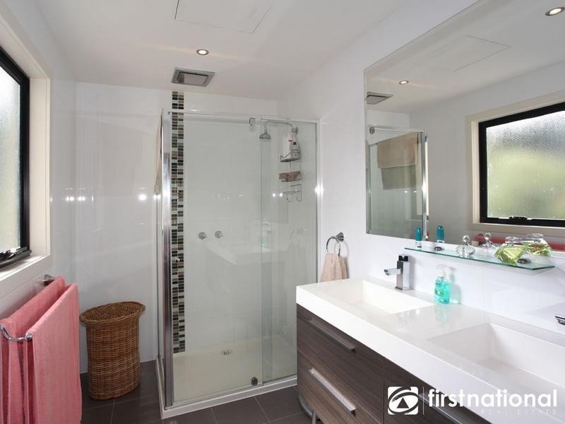 1/4 Harkaway Road, Berwick VIC 3806