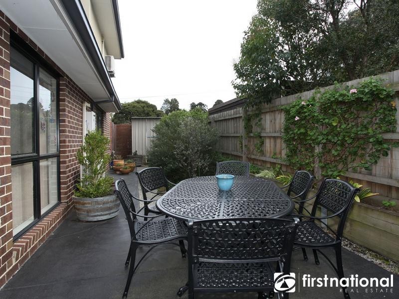 1/4 Harkaway Road, Berwick VIC 3806