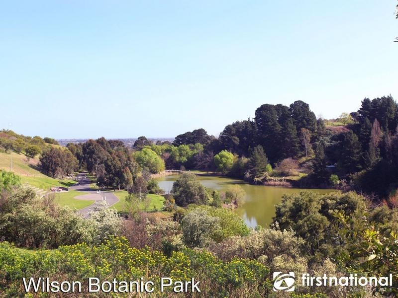 40 Outlook Drive, Berwick VIC 3806