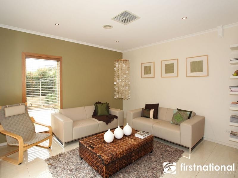 10 Reid Mews, Berwick VIC 3806