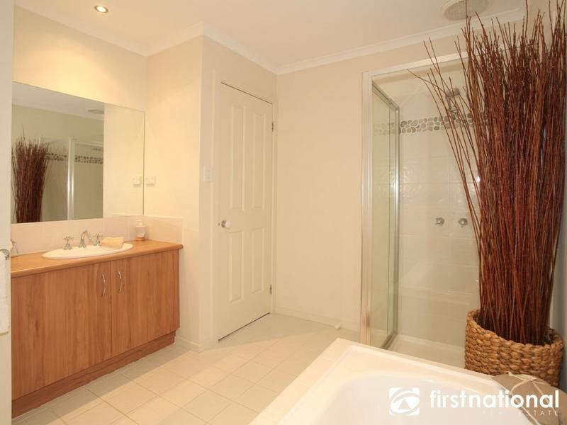 10 Reid Mews, Berwick VIC 3806