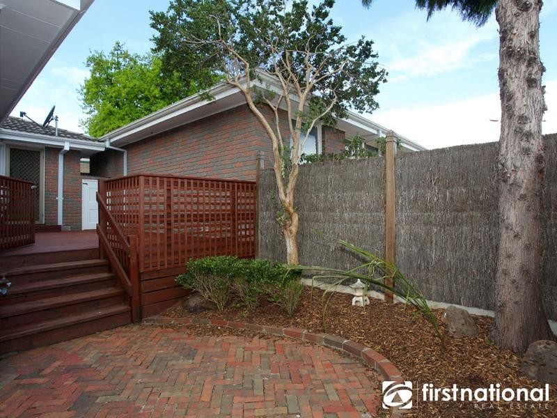 1/4-6 Gibb Street, Berwick VIC 3806