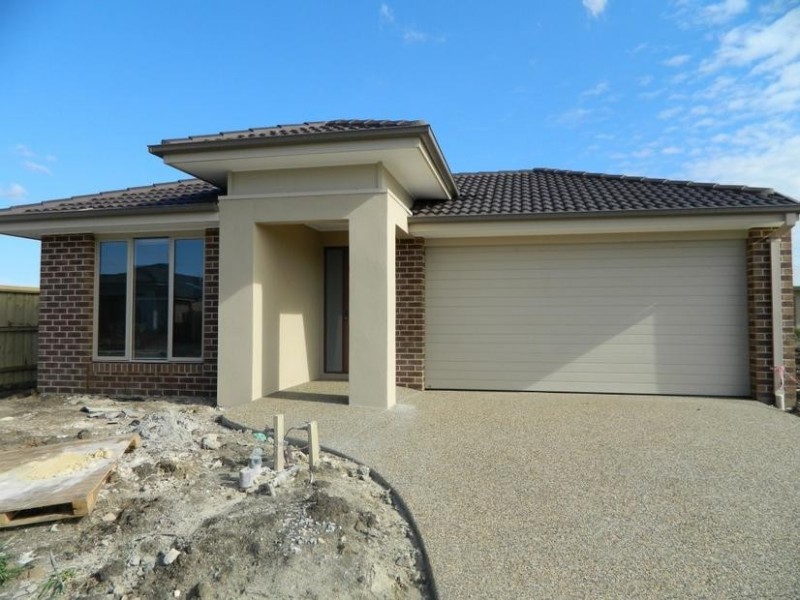 58 Lindentree Way, Cranbourne North VIC 3977