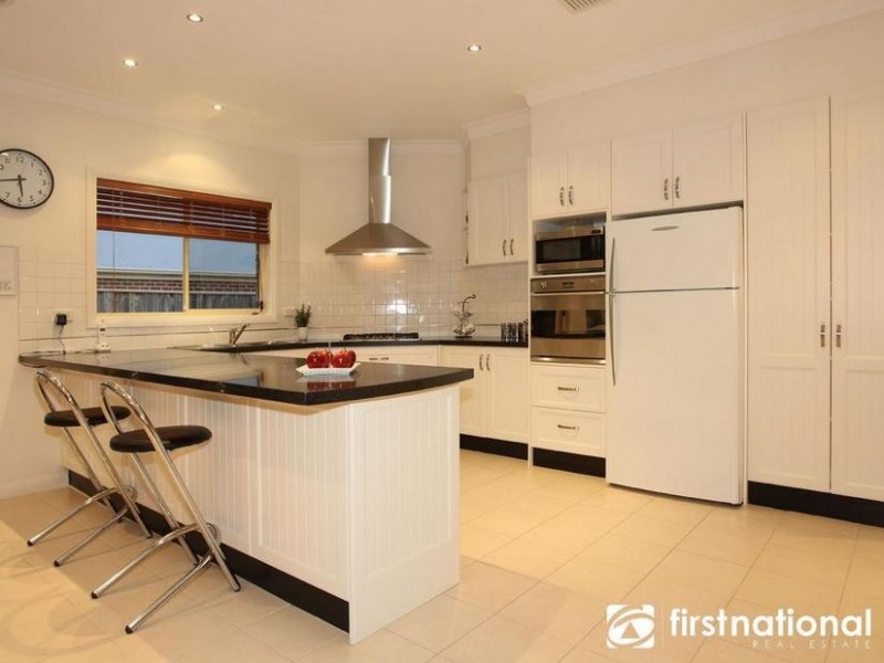 74 Fairholme Boulevard, Berwick VIC 3806