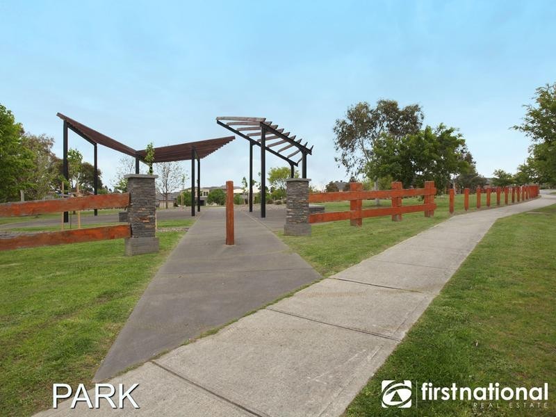 74 Fairholme Boulevard, Berwick VIC 3806