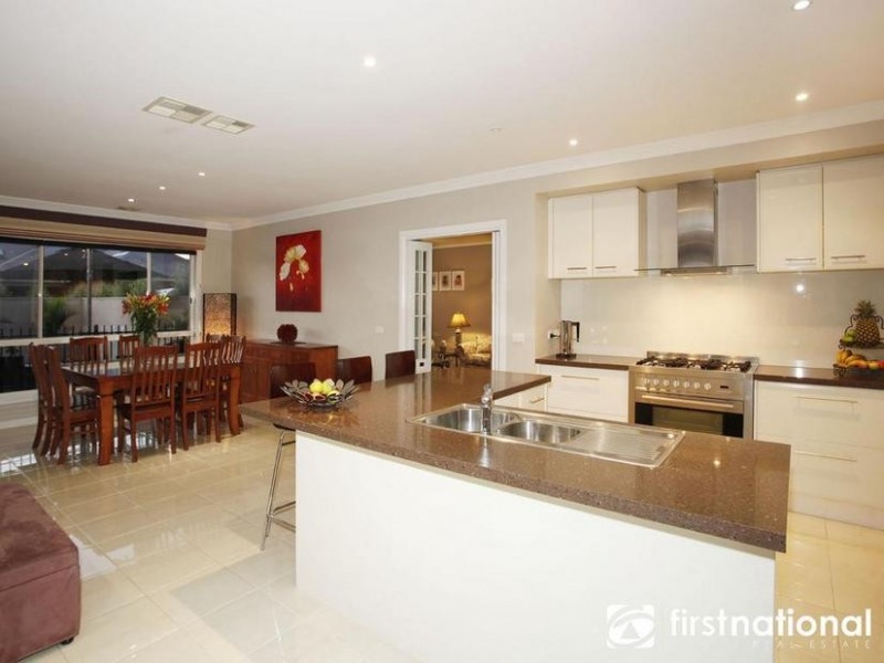 13 Roselea Place, Narre Warren North VIC 3804