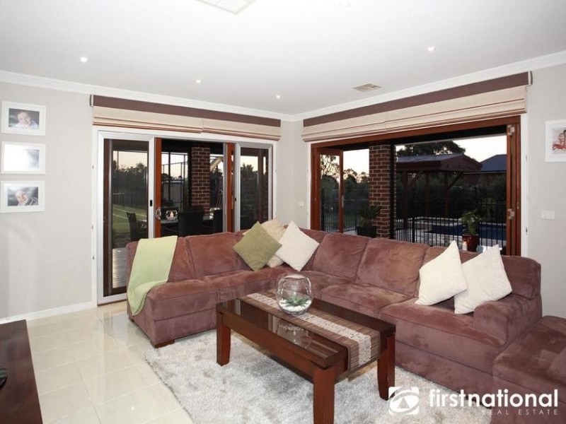 13 Roselea Place, Narre Warren North VIC 3804