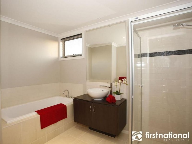 13 Roselea Place, Narre Warren North VIC 3804