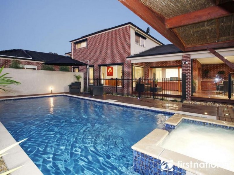 13 Roselea Place, Narre Warren North VIC 3804