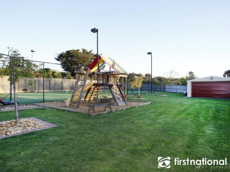 13 Roselea Place, Narre Warren North VIC 3804