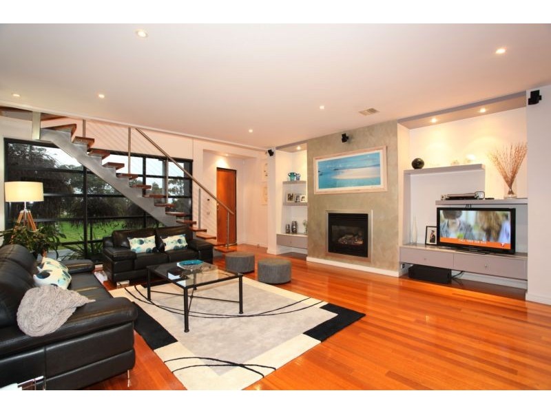 15 Chelsea Crescent, Berwick VIC 3806