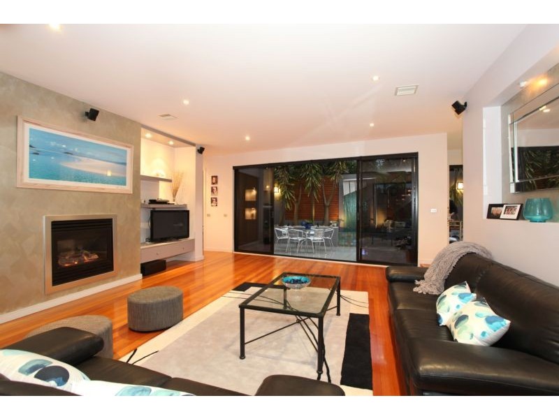 15 Chelsea Crescent, Berwick VIC 3806