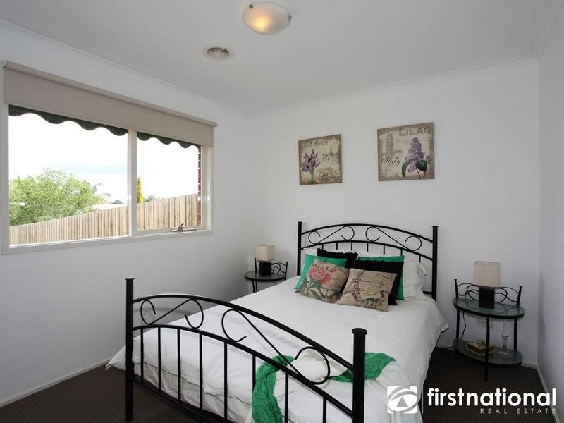 2 Feldspar Court, Narre Warren VIC 3805
