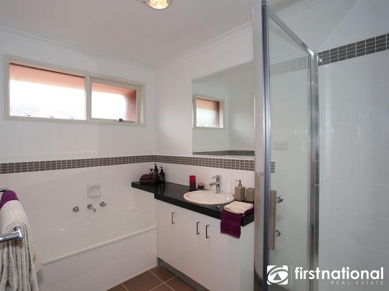 2 Feldspar Court, Narre Warren VIC 3805