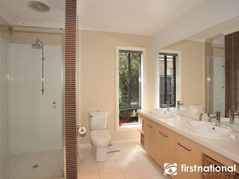 10 Misty Close, Berwick VIC 3806