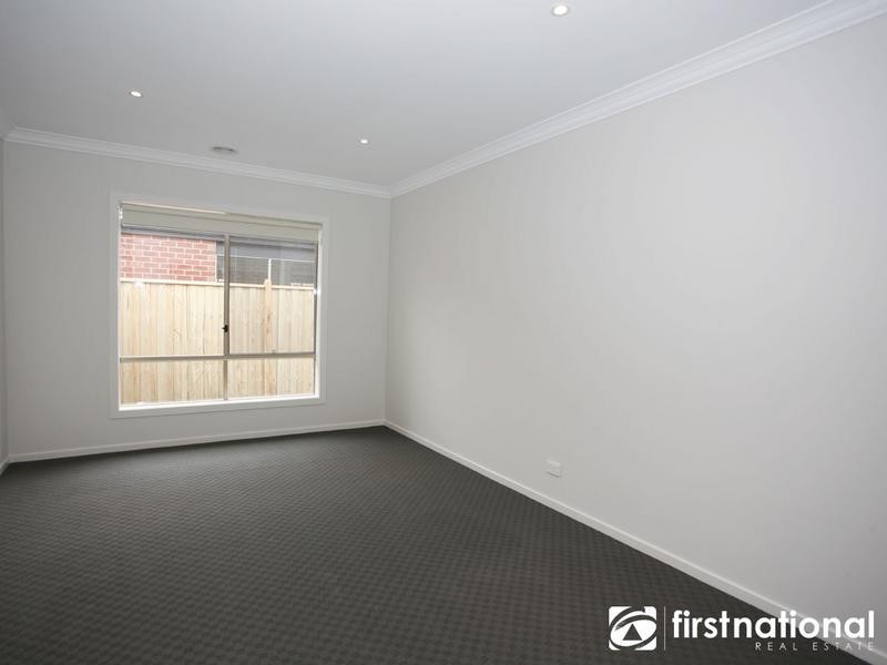 17 Ravensdale Avenue, Officer VIC 3809