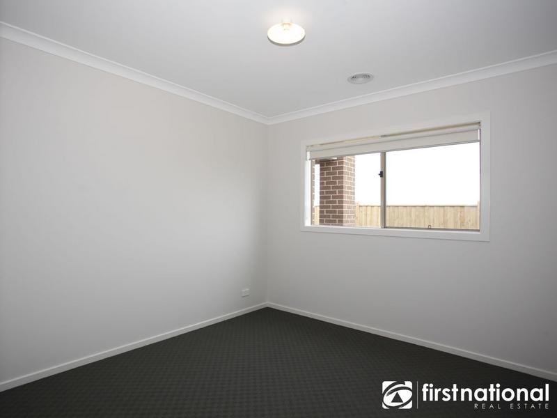 17 Ravensdale Avenue, Officer VIC 3809