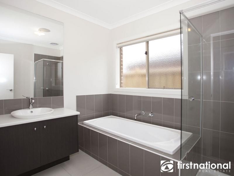 17 Ravensdale Avenue, Officer VIC 3809