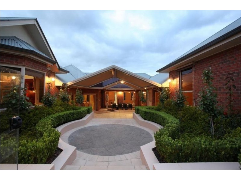 11 Parkview Terrace, Lysterfield South VIC 3156