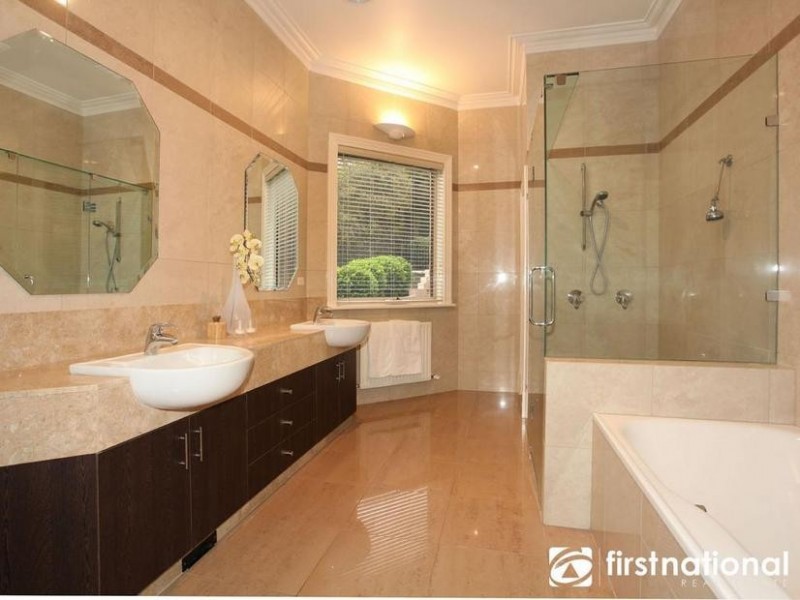 11 Parkview Terrace, Lysterfield South VIC 3156