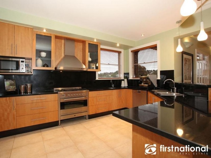 11 Parkview Terrace, Lysterfield South VIC 3156