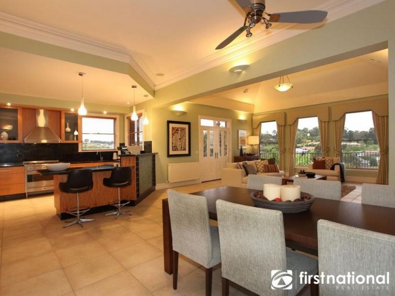 11 Parkview Terrace, Lysterfield South VIC 3156