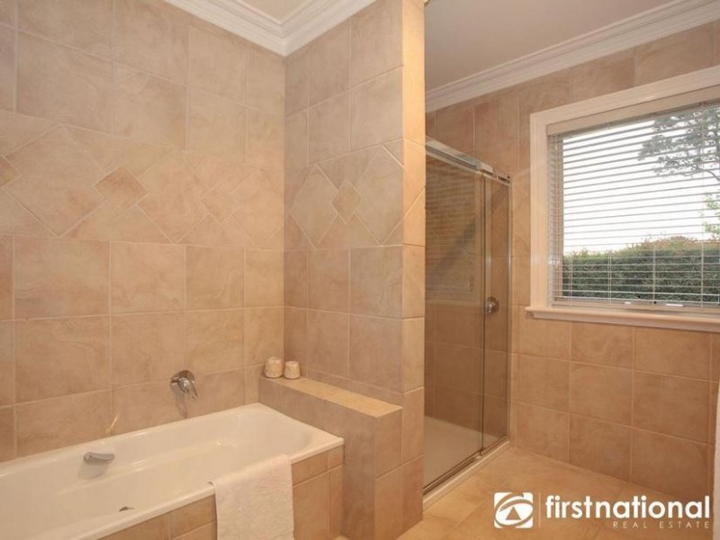 11 Parkview Terrace, Lysterfield South VIC 3156