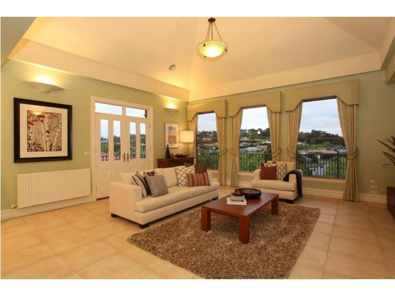 11 Parkview Terrace, Lysterfield South VIC 3156