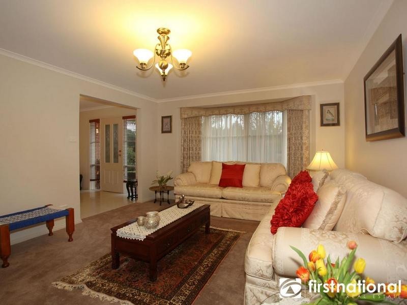 42 Bournevale Drive, Berwick VIC 3806