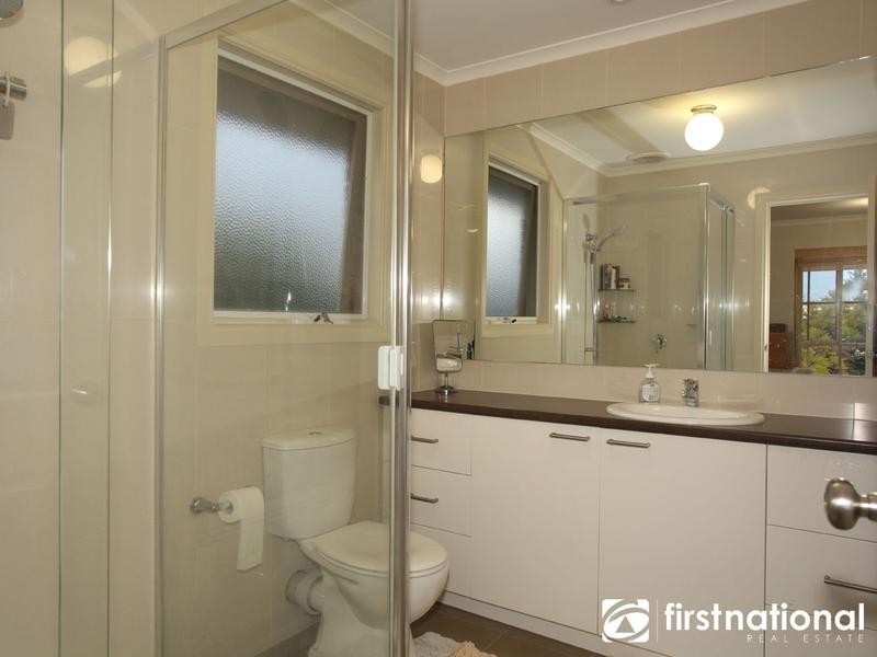 42 Bournevale Drive, Berwick VIC 3806