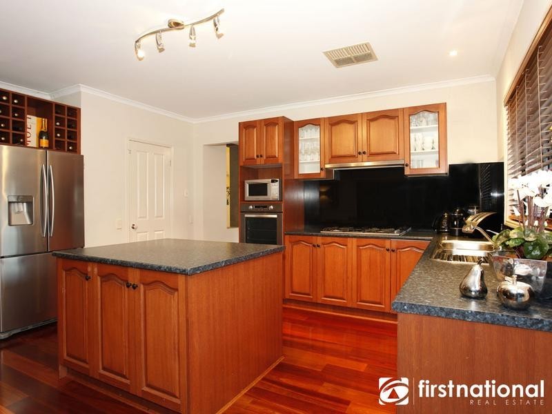 11 Irving Close, Berwick VIC 3806