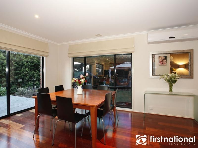 11 Irving Close, Berwick VIC 3806