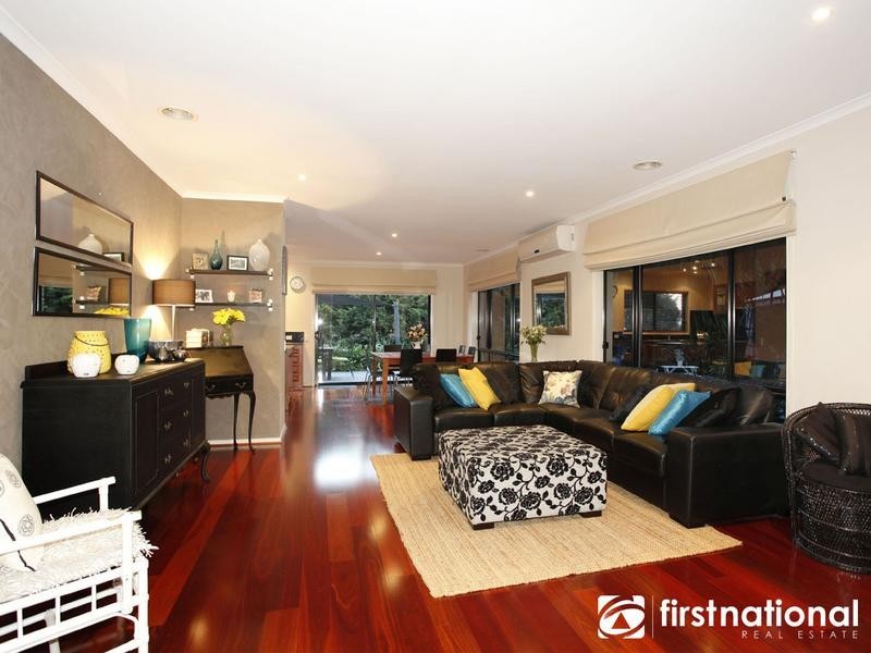 11 Irving Close, Berwick VIC 3806