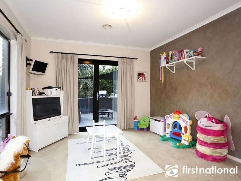 11 Irving Close, Berwick VIC 3806