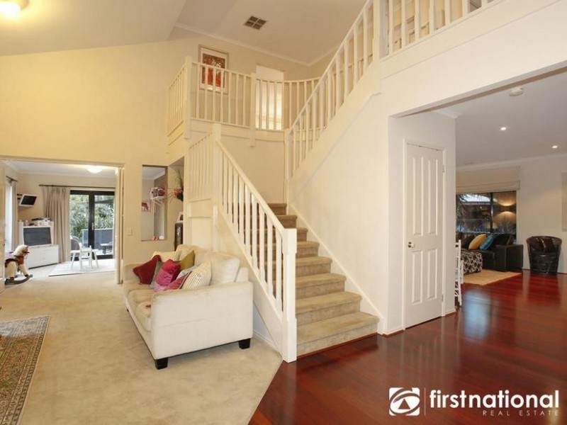 11 Irving Close, Berwick VIC 3806