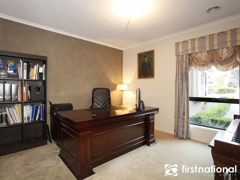 11 Irving Close, Berwick VIC 3806