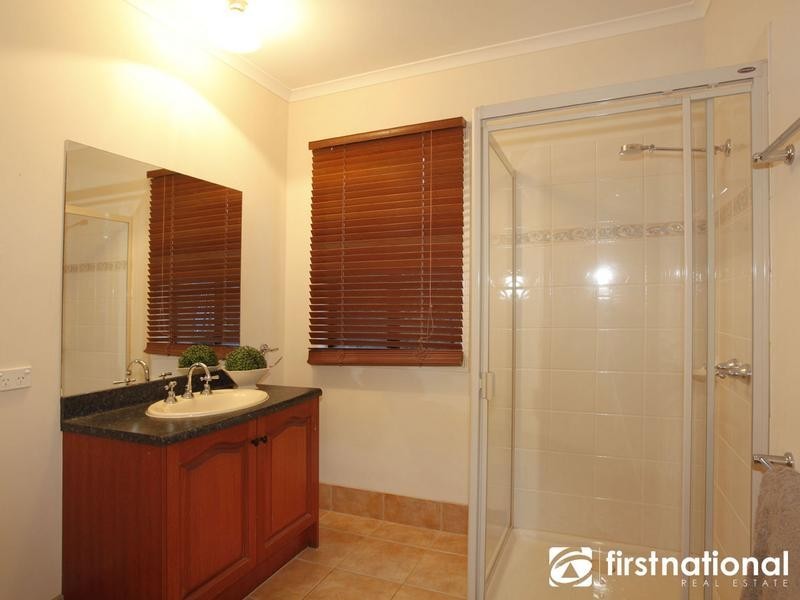 11 Irving Close, Berwick VIC 3806