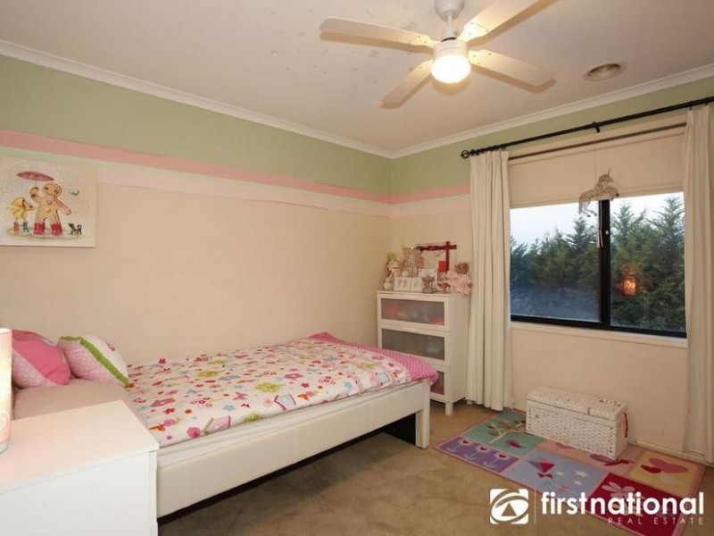 11 Irving Close, Berwick VIC 3806