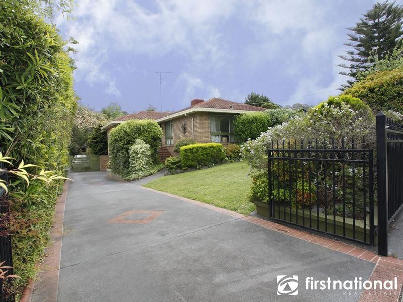 17 Harkaway Road, Berwick VIC 3806