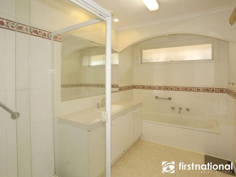17 Harkaway Road, Berwick VIC 3806
