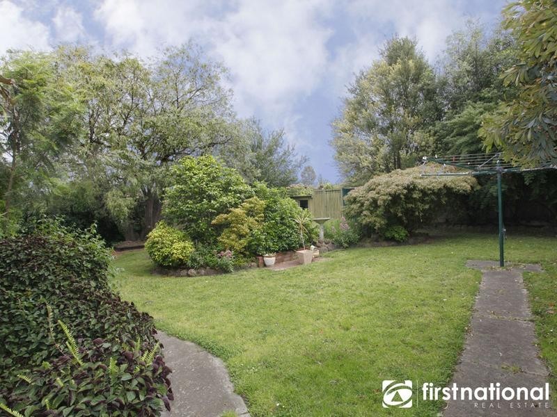 17 Harkaway Road, Berwick VIC 3806